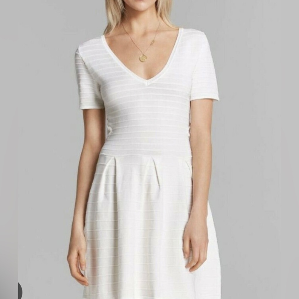French Connection Grace Knit White Crochet Back V-Neck Short Slv Dress US Size 2